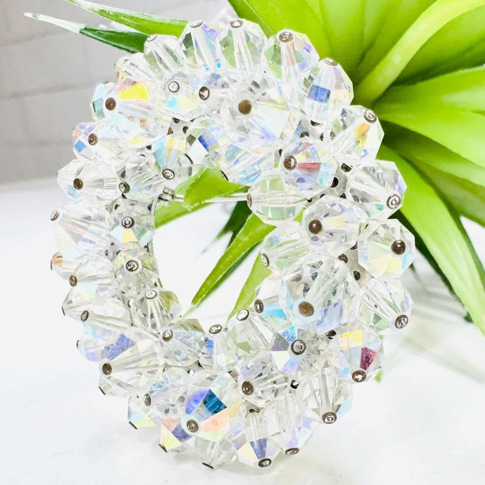 Vintage 50s Retro Aurora Borealis Faceted Crystal Bead Wreath Circle Brooch Pin